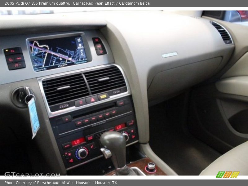 Garnet Red Pearl Effect / Cardamom Beige 2009 Audi Q7 3.6 Premium quattro