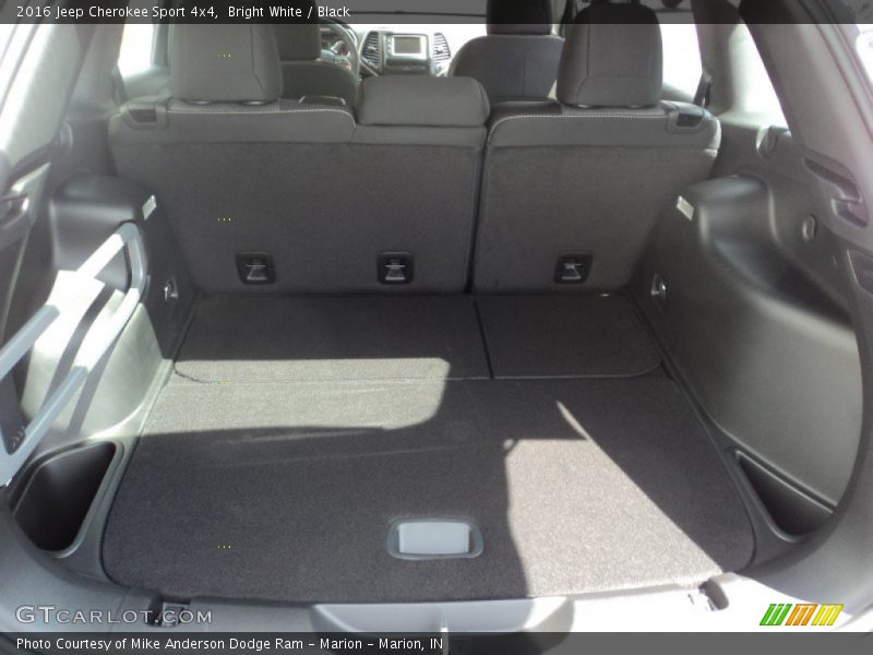  2016 Cherokee Sport 4x4 Trunk
