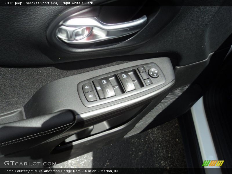 Bright White / Black 2016 Jeep Cherokee Sport 4x4