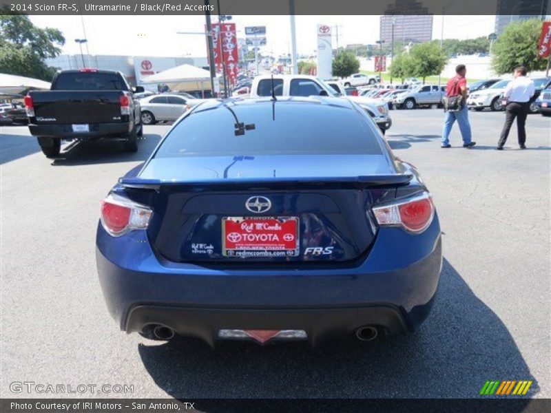 Ultramarine / Black/Red Accents 2014 Scion FR-S