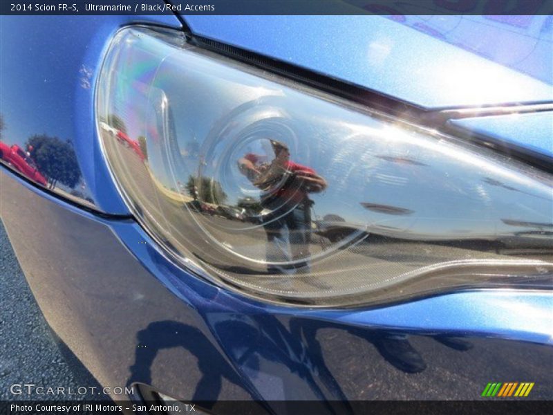 Ultramarine / Black/Red Accents 2014 Scion FR-S