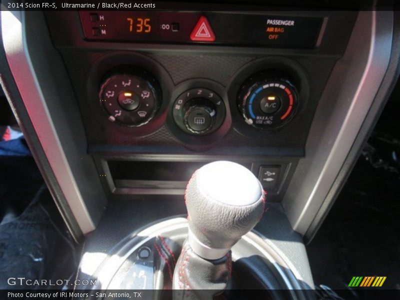 Ultramarine / Black/Red Accents 2014 Scion FR-S