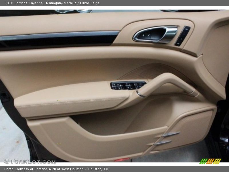 Door Panel of 2016 Cayenne 