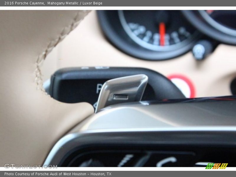Mahogany Metallic / Luxor Beige 2016 Porsche Cayenne