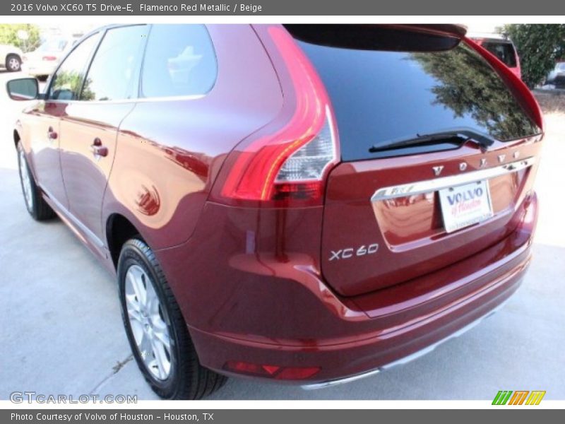 Flamenco Red Metallic / Beige 2016 Volvo XC60 T5 Drive-E