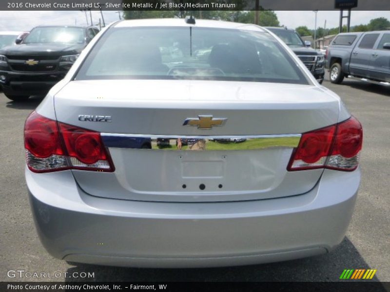 Silver Ice Metallic / Jet Black/Medium Titanium 2016 Chevrolet Cruze Limited LS