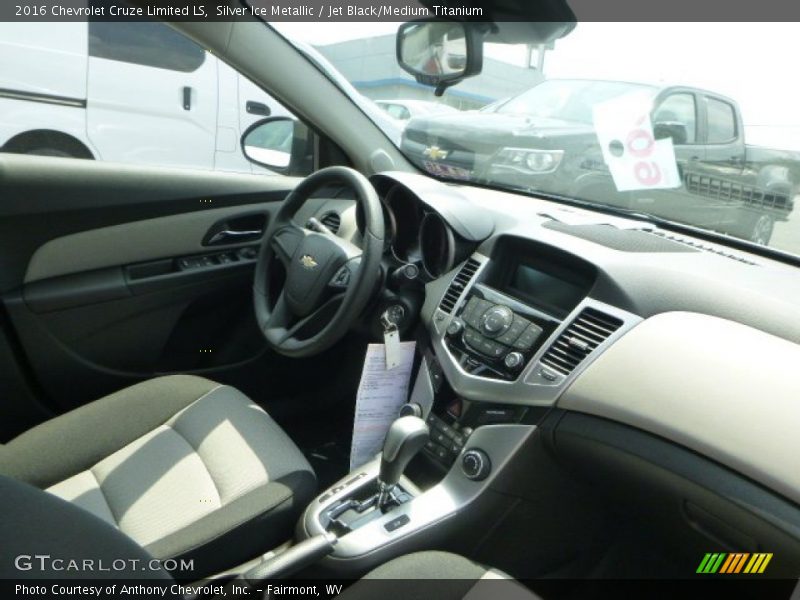 Silver Ice Metallic / Jet Black/Medium Titanium 2016 Chevrolet Cruze Limited LS