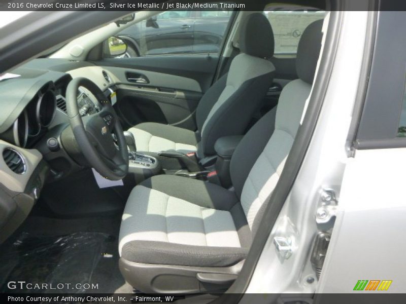 Silver Ice Metallic / Jet Black/Medium Titanium 2016 Chevrolet Cruze Limited LS