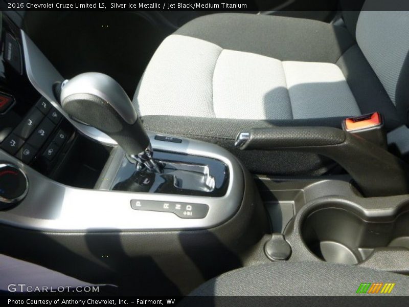 Silver Ice Metallic / Jet Black/Medium Titanium 2016 Chevrolet Cruze Limited LS