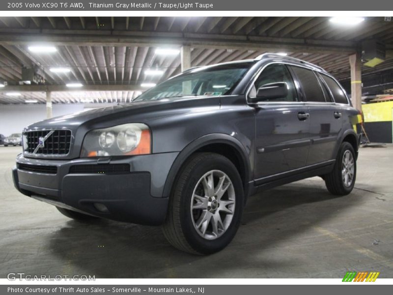 Front 3/4 View of 2005 XC90 T6 AWD