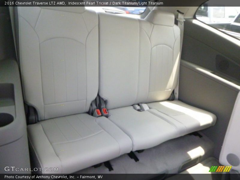 Iridescent Pearl Tricoat / Dark Titanium/Light Titanium 2016 Chevrolet Traverse LTZ AWD