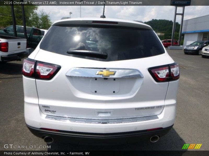 Iridescent Pearl Tricoat / Dark Titanium/Light Titanium 2016 Chevrolet Traverse LTZ AWD