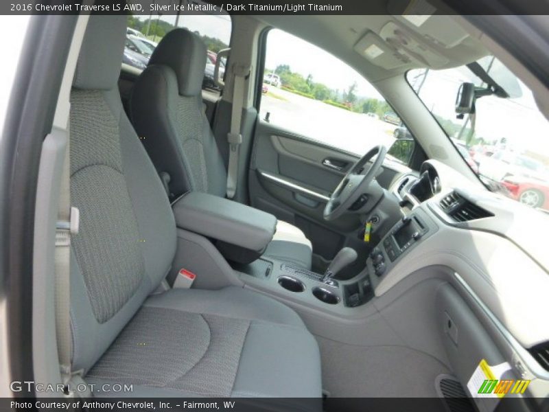  2016 Traverse LS AWD Dark Titanium/Light Titanium Interior