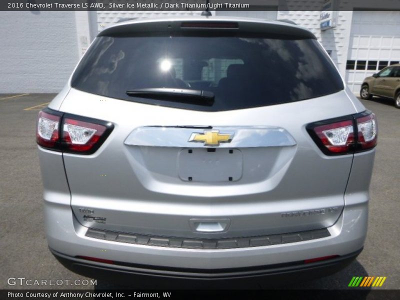 Silver Ice Metallic / Dark Titanium/Light Titanium 2016 Chevrolet Traverse LS AWD