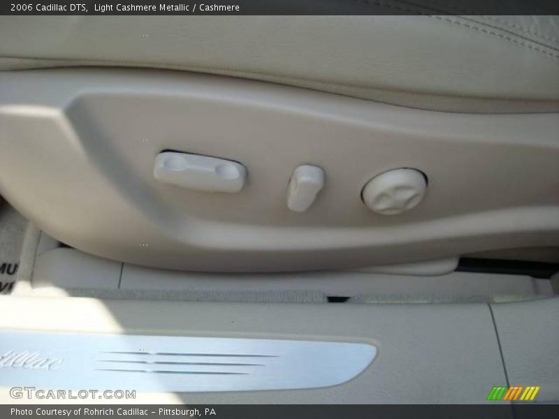 Light Cashmere Metallic / Cashmere 2006 Cadillac DTS