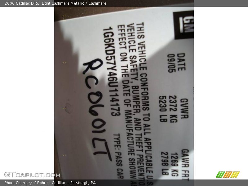 Light Cashmere Metallic / Cashmere 2006 Cadillac DTS