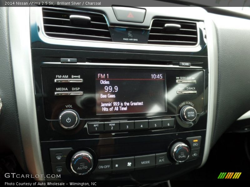 Brilliant Silver / Charcoal 2014 Nissan Altima 2.5 SV