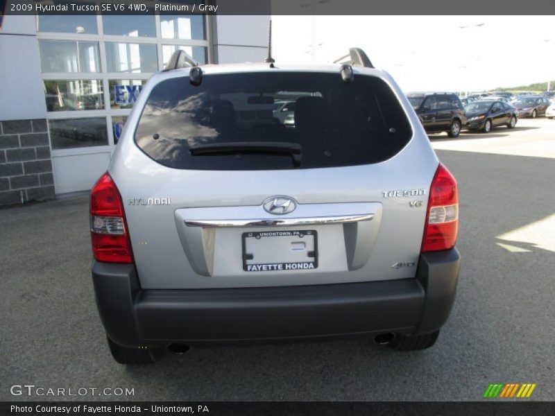 Platinum / Gray 2009 Hyundai Tucson SE V6 4WD