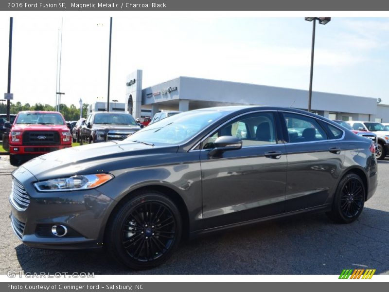 Magnetic Metallic / Charcoal Black 2016 Ford Fusion SE