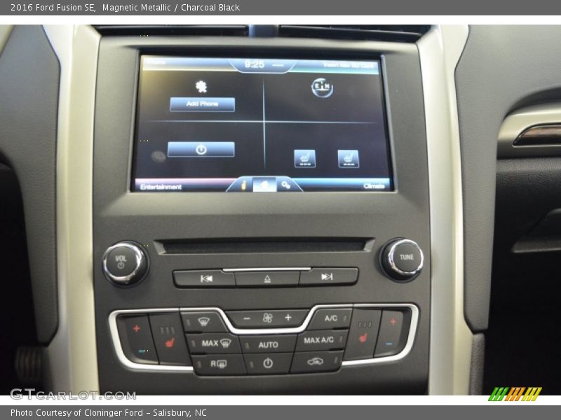 Magnetic Metallic / Charcoal Black 2016 Ford Fusion SE