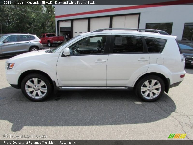 Diamond White Pearl / Black 2012 Mitsubishi Outlander SE AWD