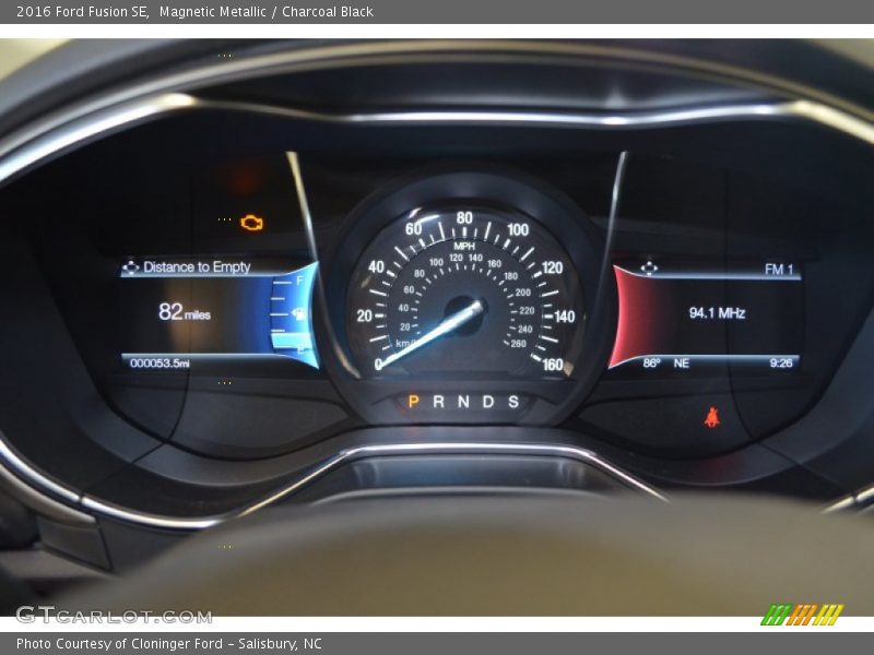 Magnetic Metallic / Charcoal Black 2016 Ford Fusion SE