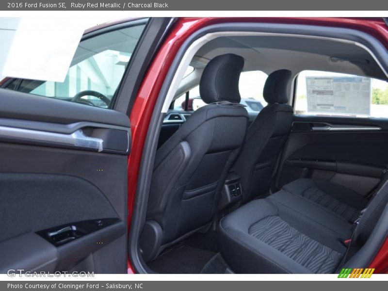 Ruby Red Metallic / Charcoal Black 2016 Ford Fusion SE