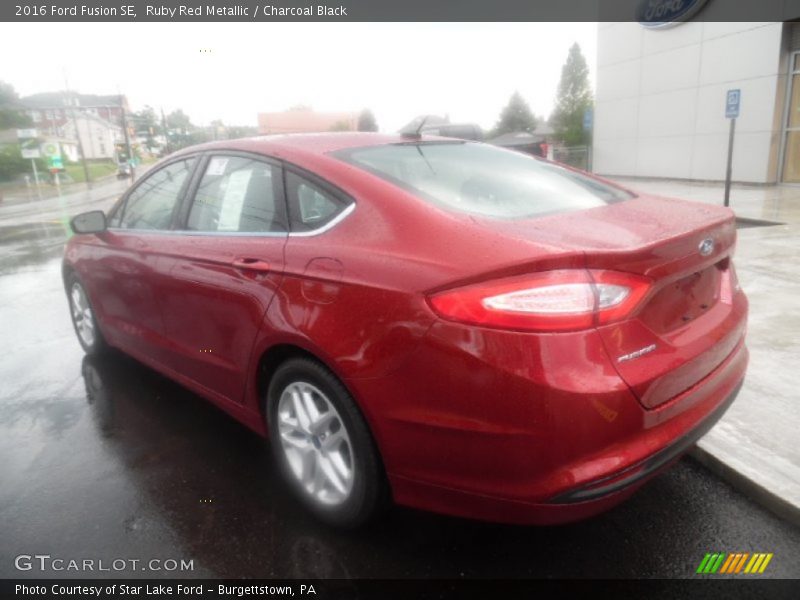 Ruby Red Metallic / Charcoal Black 2016 Ford Fusion SE