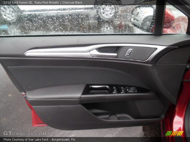 Ruby Red Metallic / Charcoal Black 2016 Ford Fusion SE