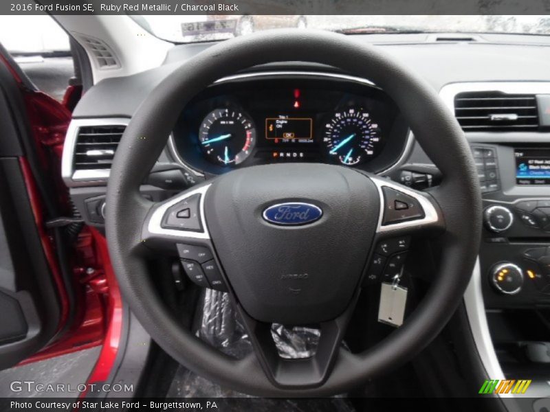 Ruby Red Metallic / Charcoal Black 2016 Ford Fusion SE