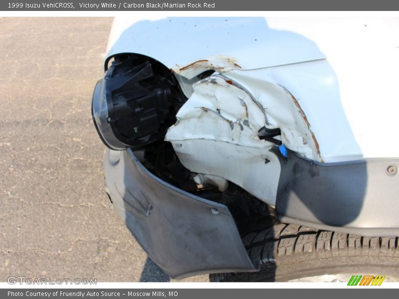 Victory White / Carbon Black/Martian Rock Red 1999 Isuzu VehiCROSS