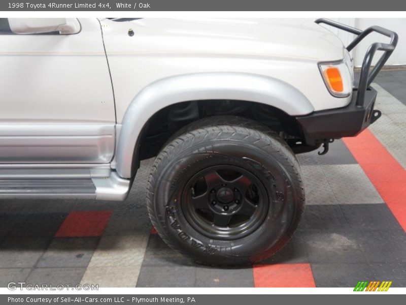 White / Oak 1998 Toyota 4Runner Limited 4x4