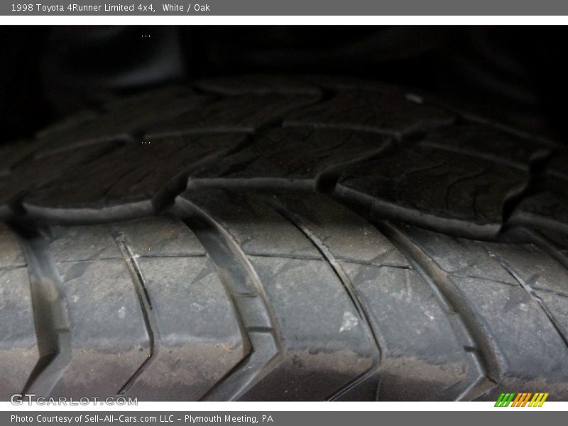 White / Oak 1998 Toyota 4Runner Limited 4x4