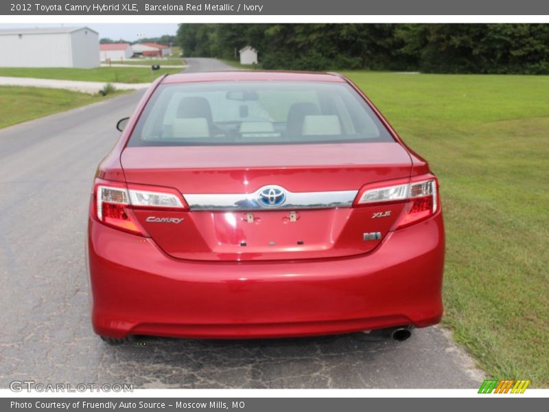 Barcelona Red Metallic / Ivory 2012 Toyota Camry Hybrid XLE