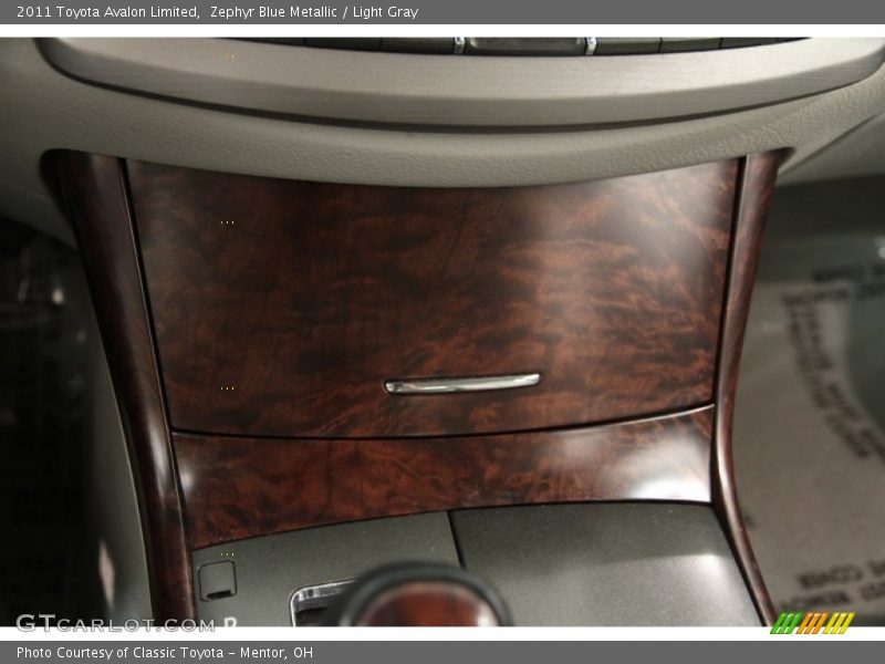Zephyr Blue Metallic / Light Gray 2011 Toyota Avalon Limited