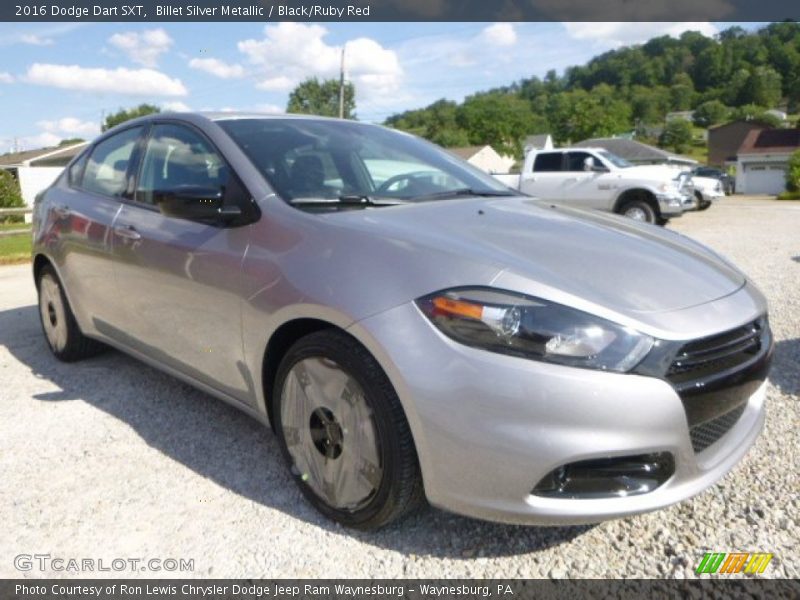 Front 3/4 View of 2016 Dart SXT