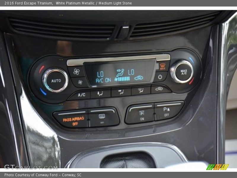 White Platinum Metallic / Medium Light Stone 2016 Ford Escape Titanium