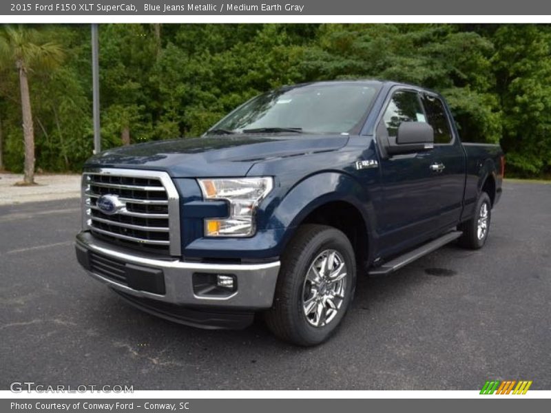Front 3/4 View of 2015 F150 XLT SuperCab