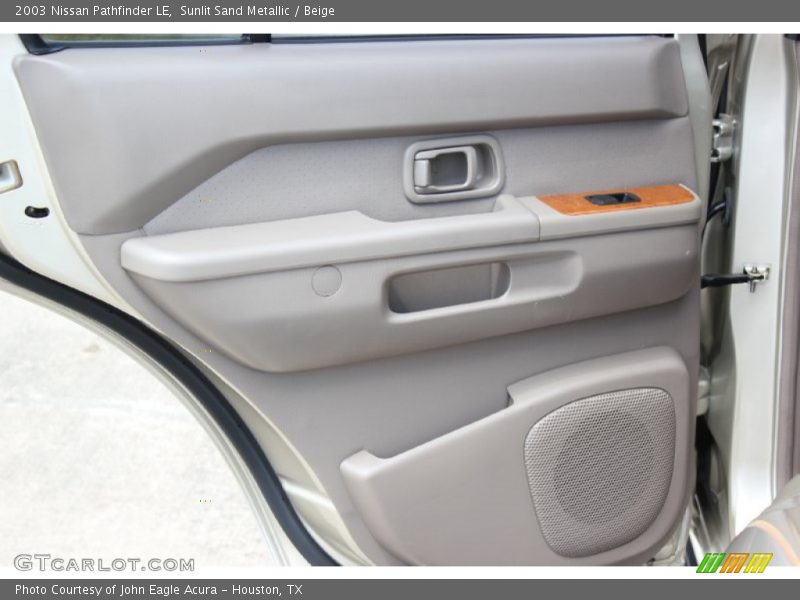 Sunlit Sand Metallic / Beige 2003 Nissan Pathfinder LE