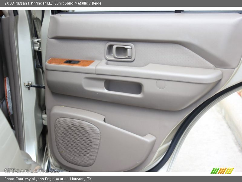 Sunlit Sand Metallic / Beige 2003 Nissan Pathfinder LE