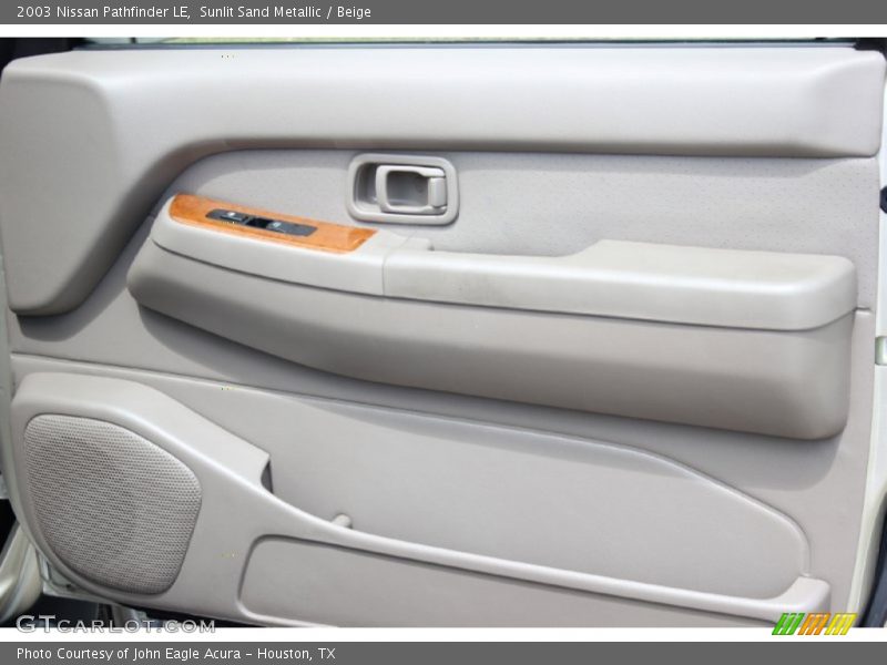 Sunlit Sand Metallic / Beige 2003 Nissan Pathfinder LE