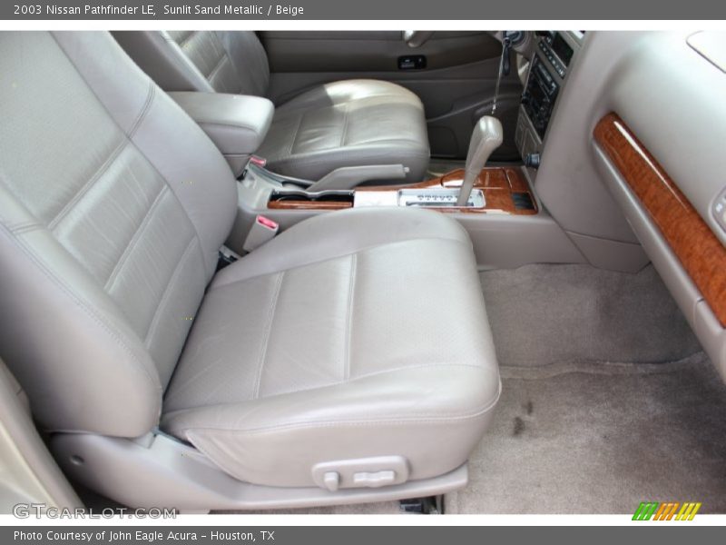 Sunlit Sand Metallic / Beige 2003 Nissan Pathfinder LE