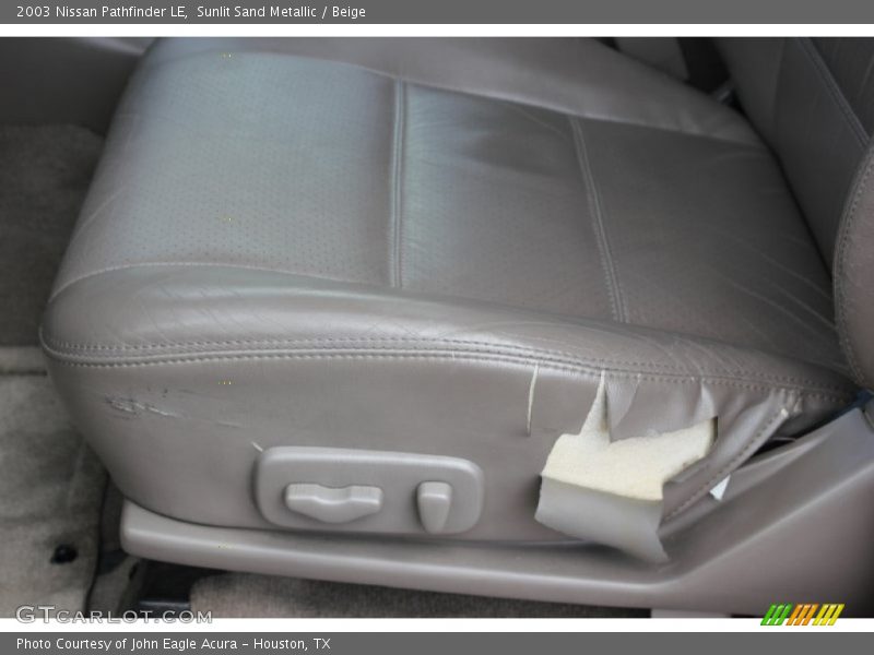 Sunlit Sand Metallic / Beige 2003 Nissan Pathfinder LE