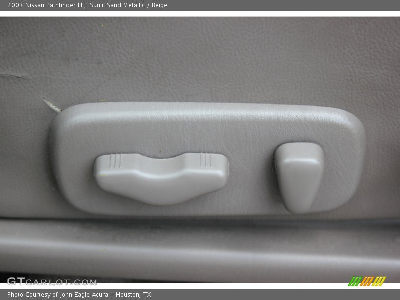 Sunlit Sand Metallic / Beige 2003 Nissan Pathfinder LE