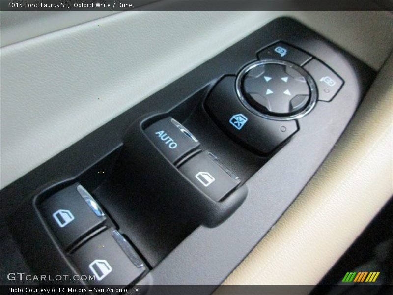 Oxford White / Dune 2015 Ford Taurus SE