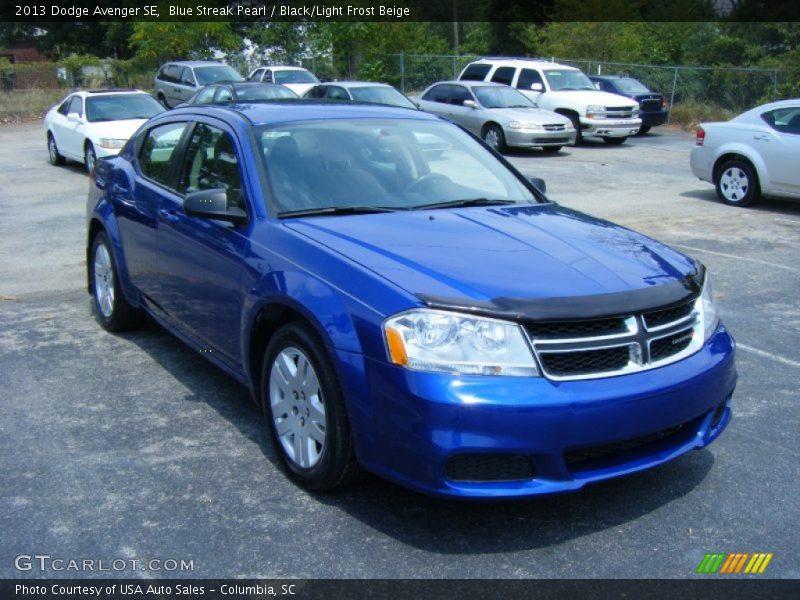 Blue Streak Pearl / Black/Light Frost Beige 2013 Dodge Avenger SE