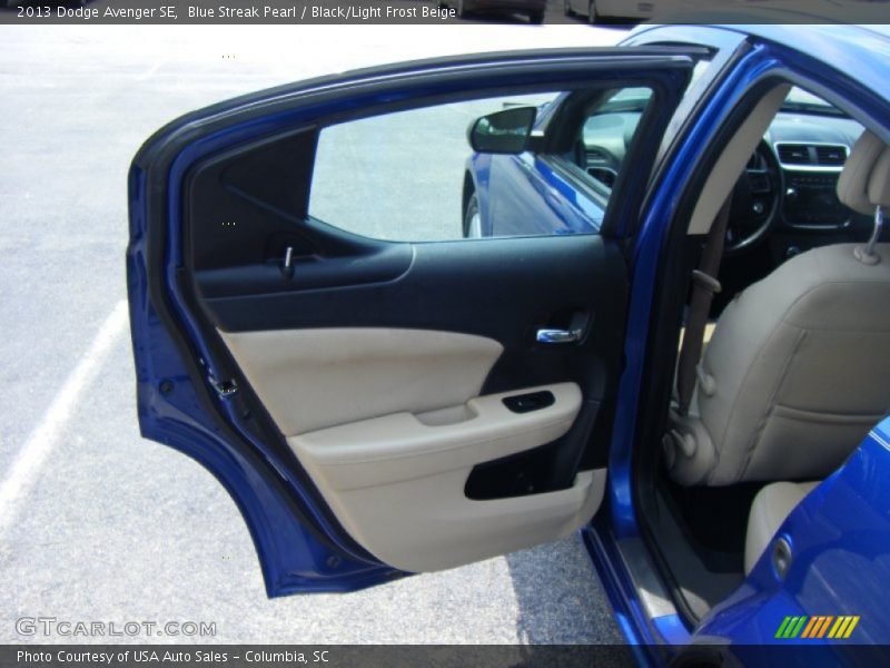 Blue Streak Pearl / Black/Light Frost Beige 2013 Dodge Avenger SE