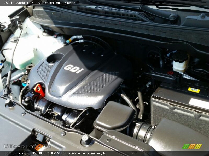 Winter White / Beige 2014 Hyundai Tucson SE
