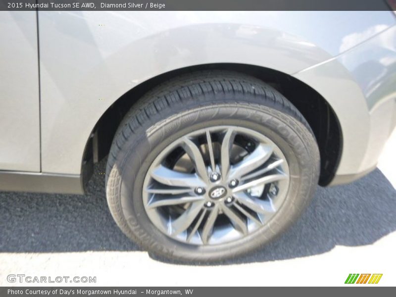 Diamond Silver / Beige 2015 Hyundai Tucson SE AWD