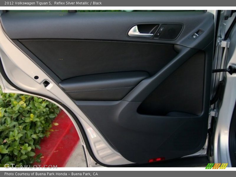 Reflex Silver Metallic / Black 2012 Volkswagen Tiguan S